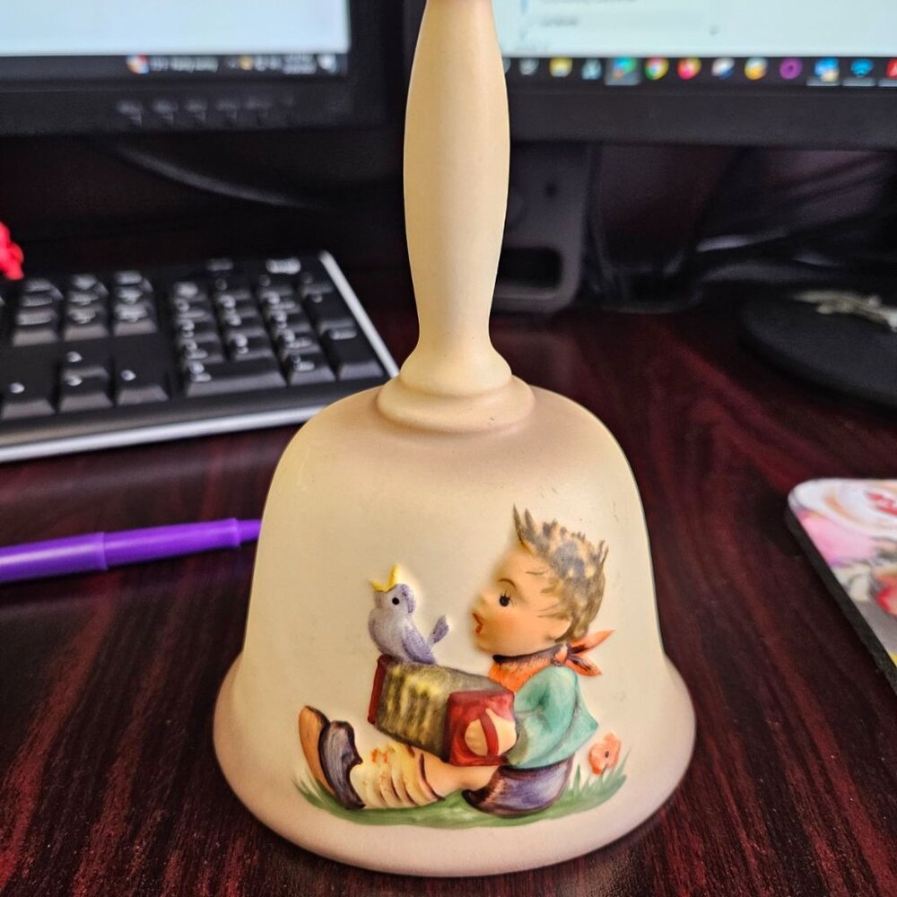 1978 Let's Sing Hummel Annual Bell Goebel